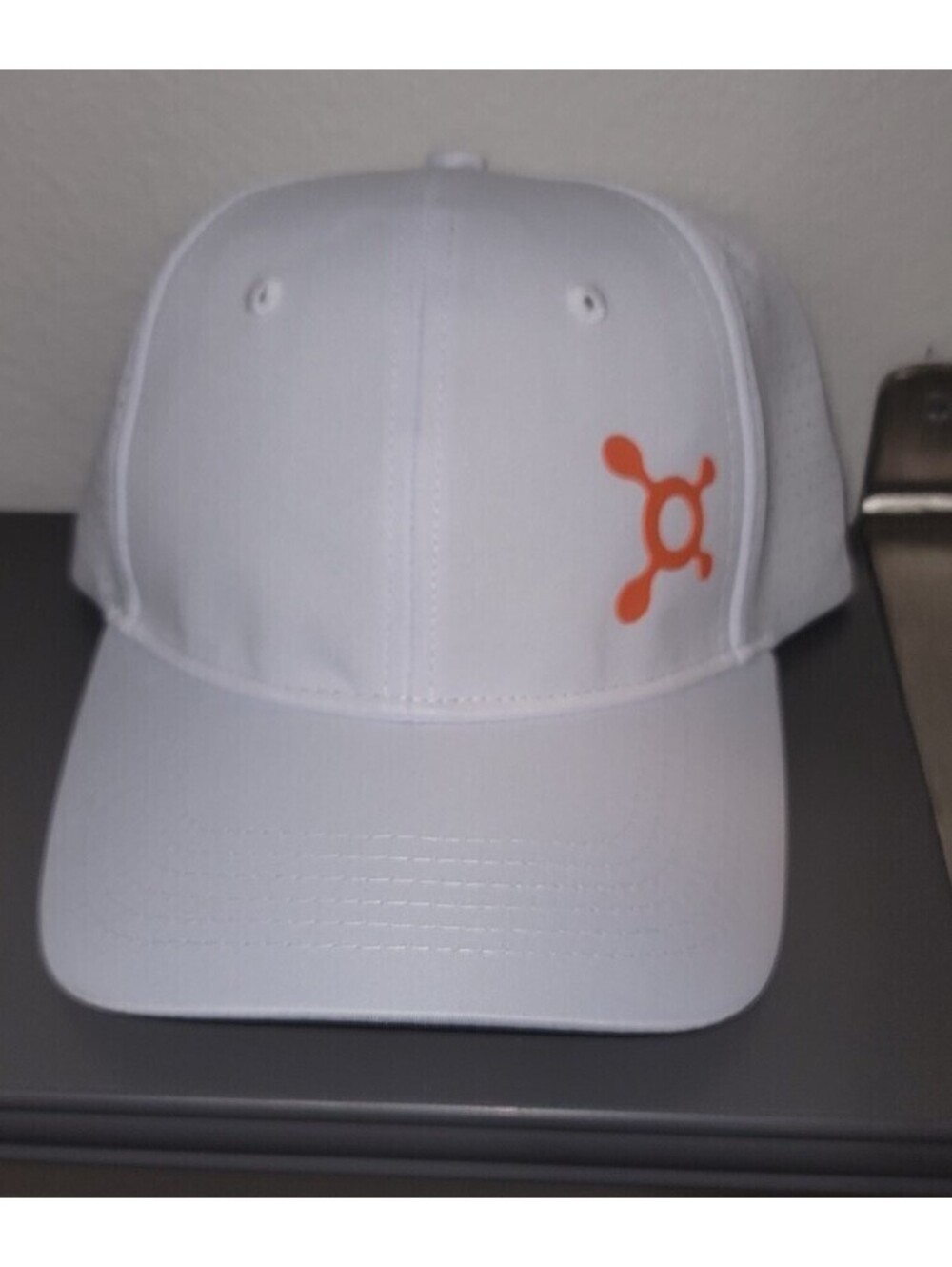 ORANGETHEORY FITNESS WHITE ORANGE SPORT TRAINING CAP HAT ADJUSTABLE UNISEX OTF